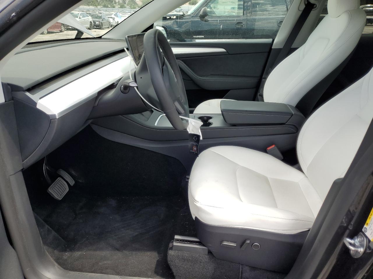 2025 TESLA MODEL Y