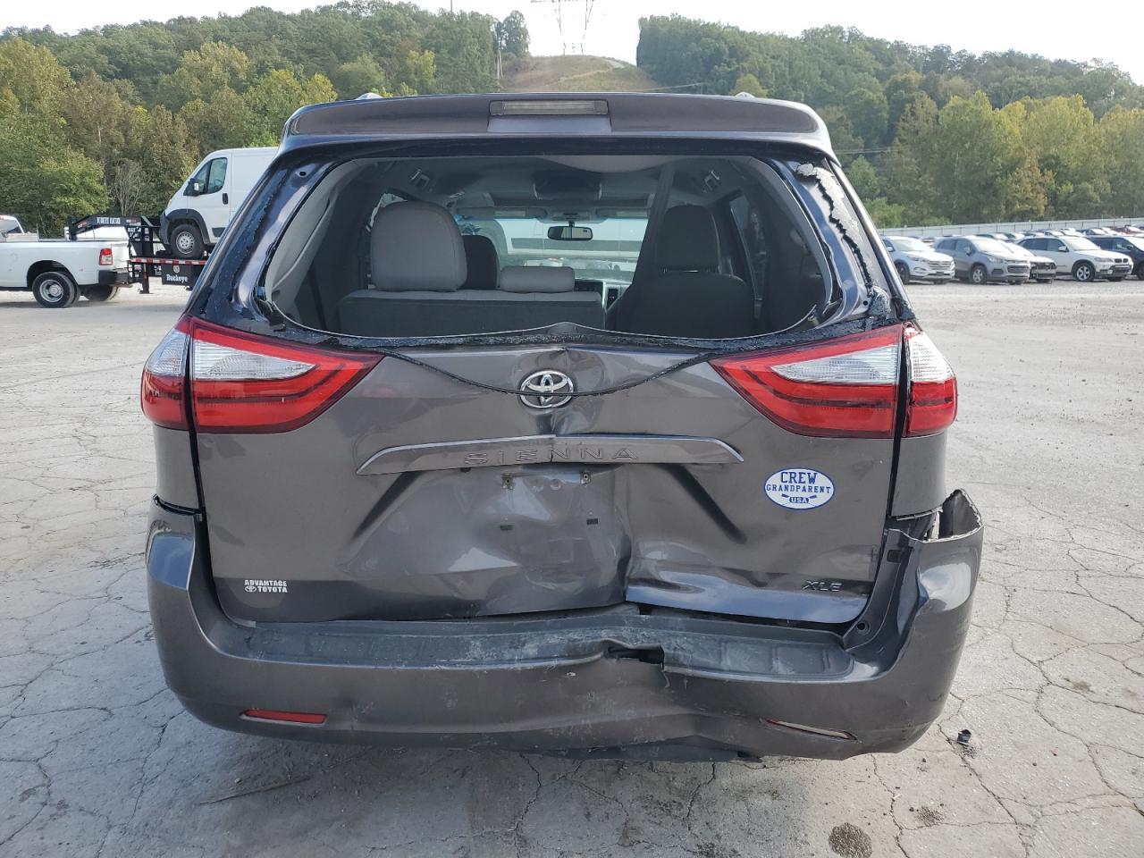 2015 TOYOTA SIENNA