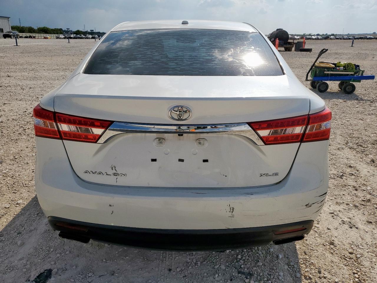 2013 TOYOTA Avalon