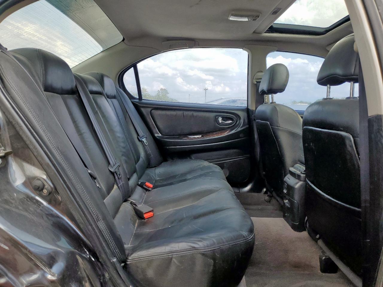 2000 NISSAN Maxima