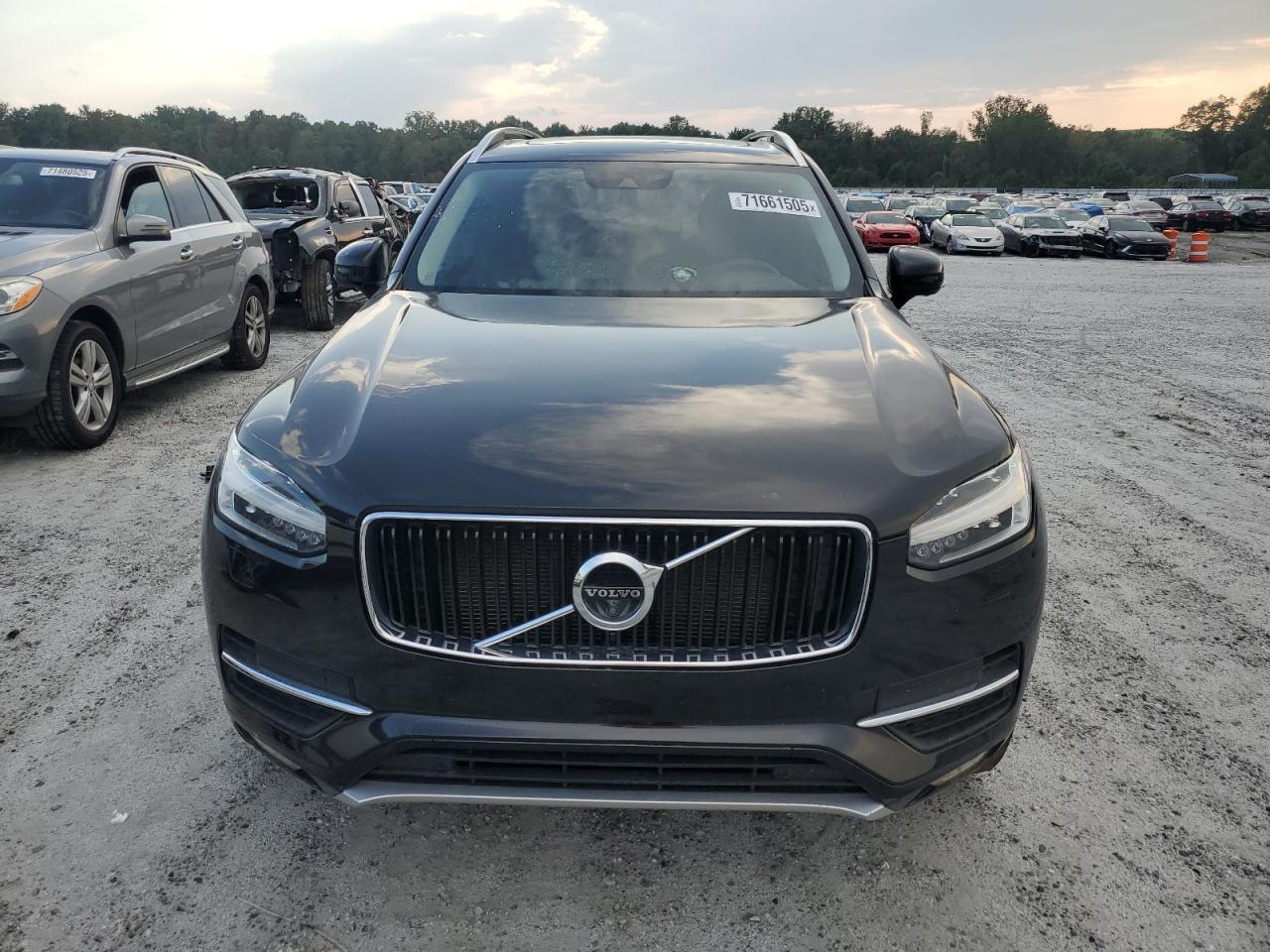 2017 VOLVO XC90