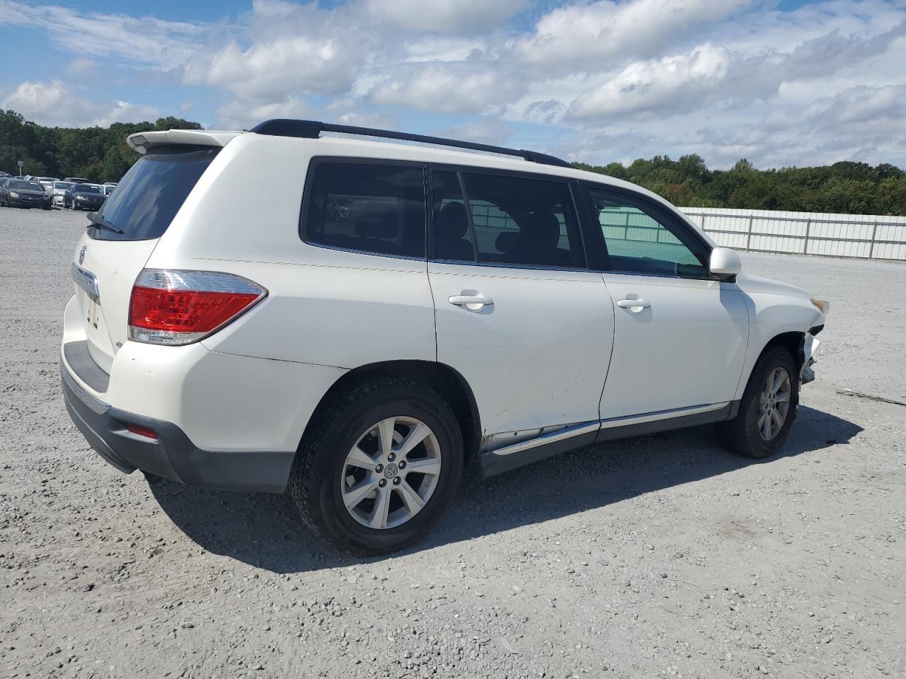 2011 TOYOTA HIGHLANDER