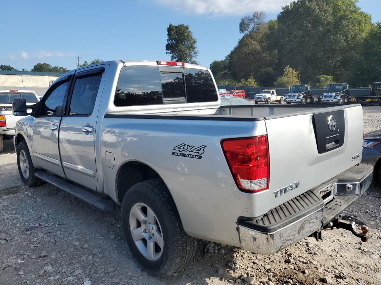 2004 NISSAN Titan