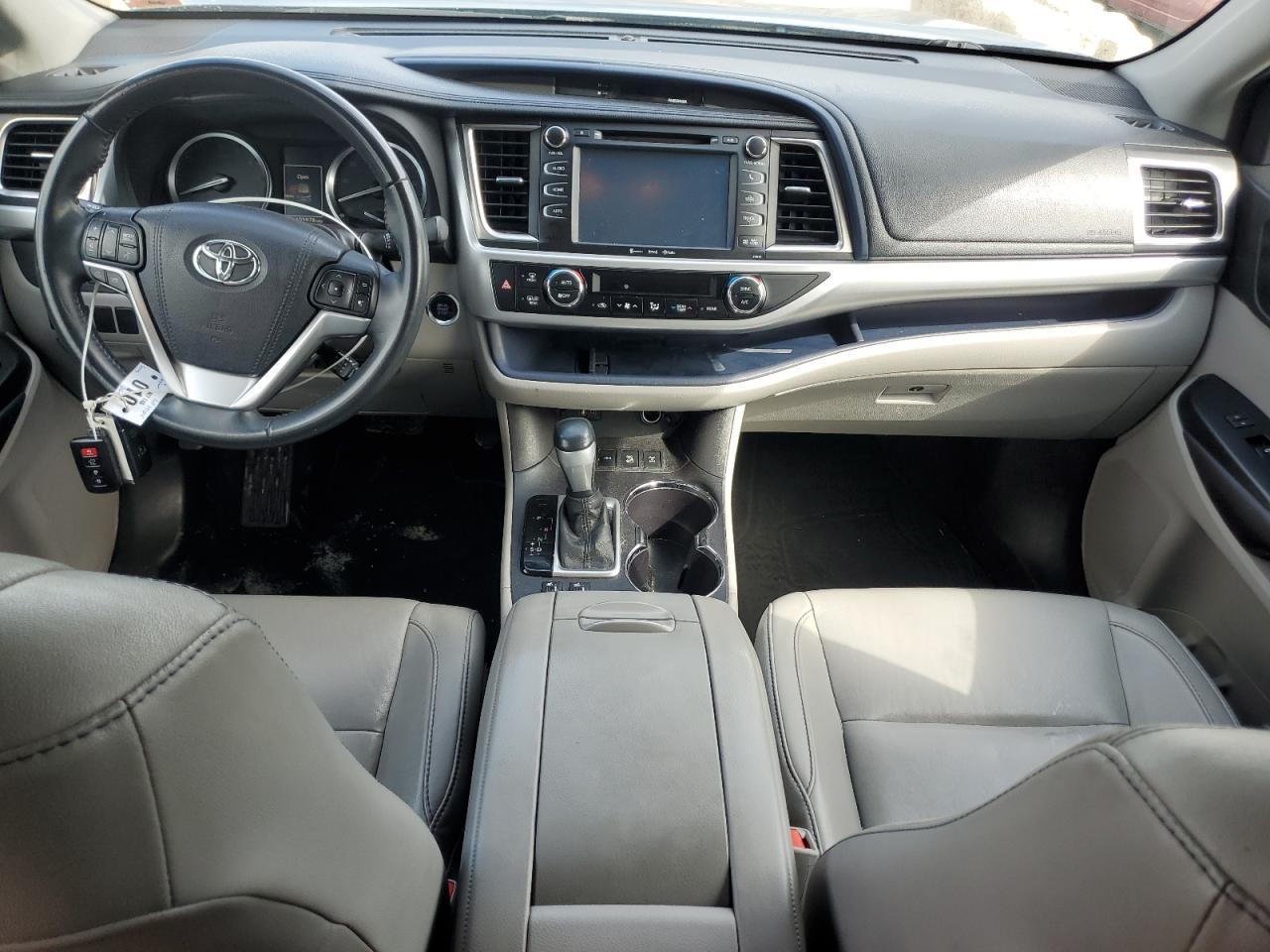 2016 TOYOTA HIGHLANDER