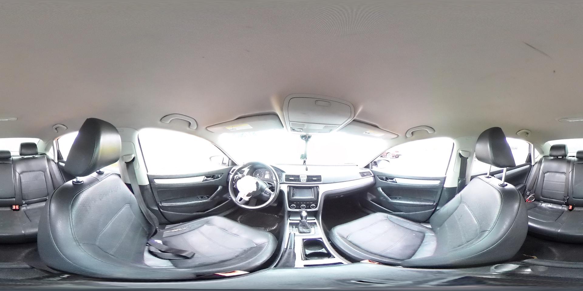 2012 VOLKSWAGEN Passat