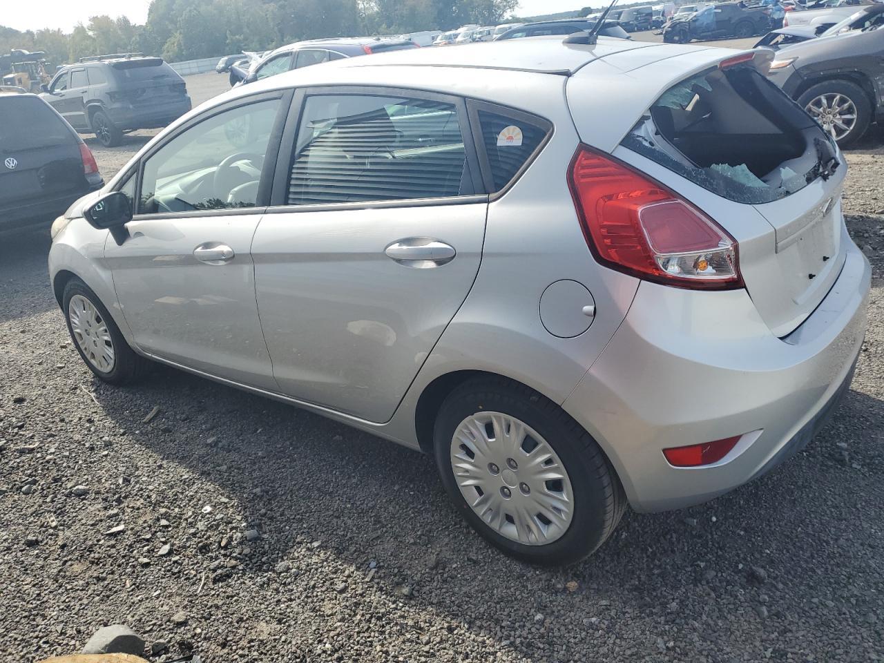 2016 FORD Fiesta