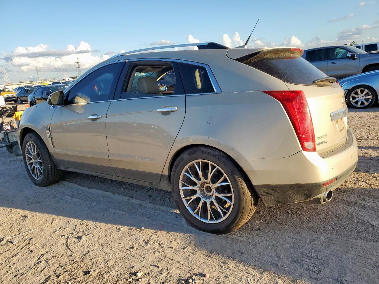 2010 CADILLAC SRX