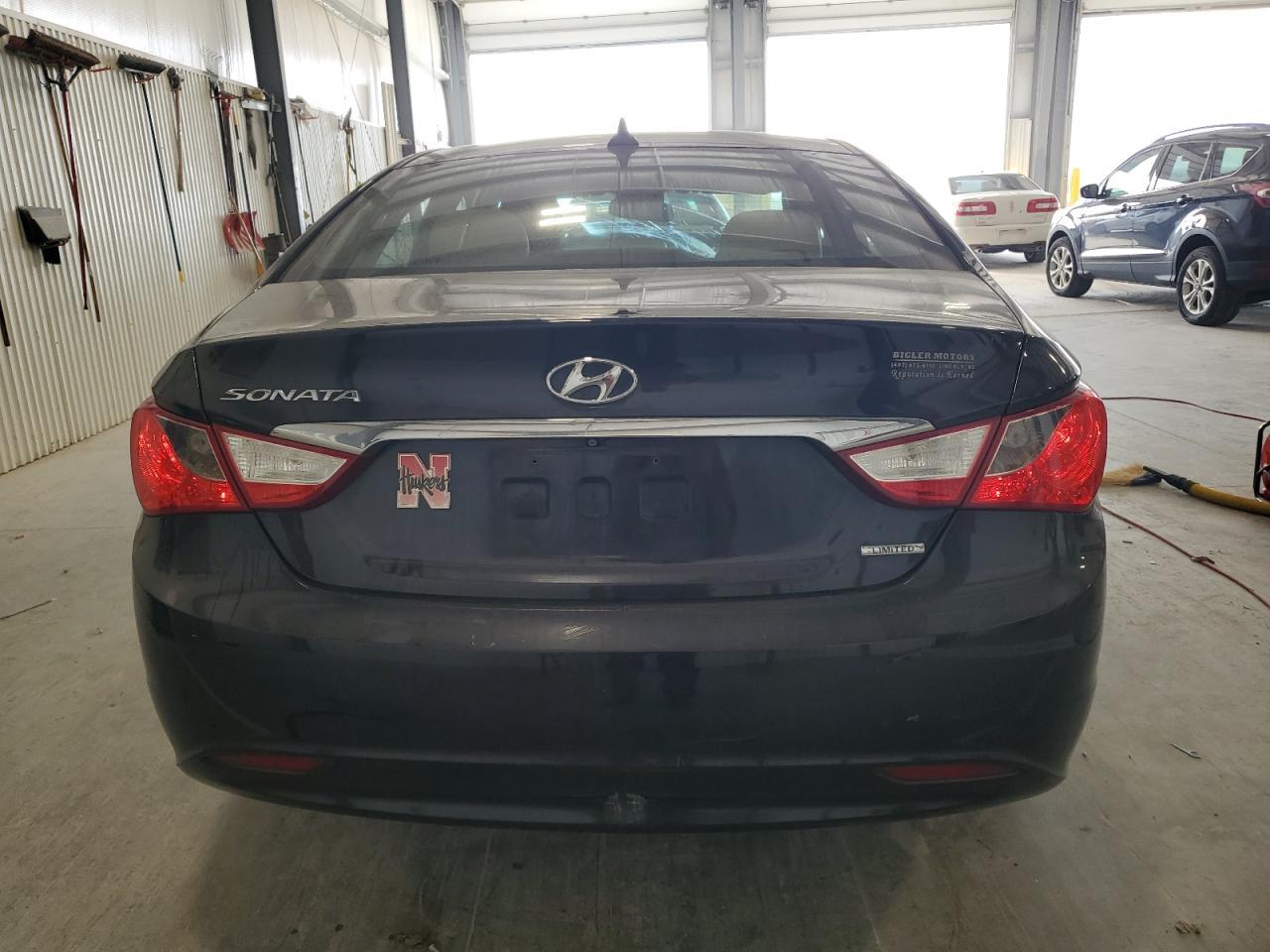 2011 HYUNDAI SONATA