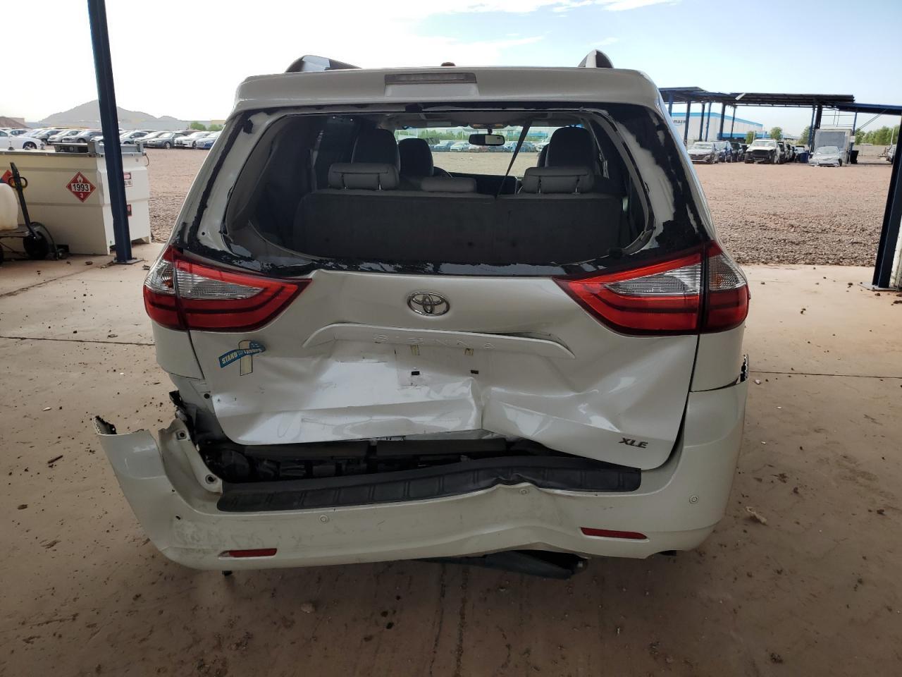 2015 TOYOTA SIENNA