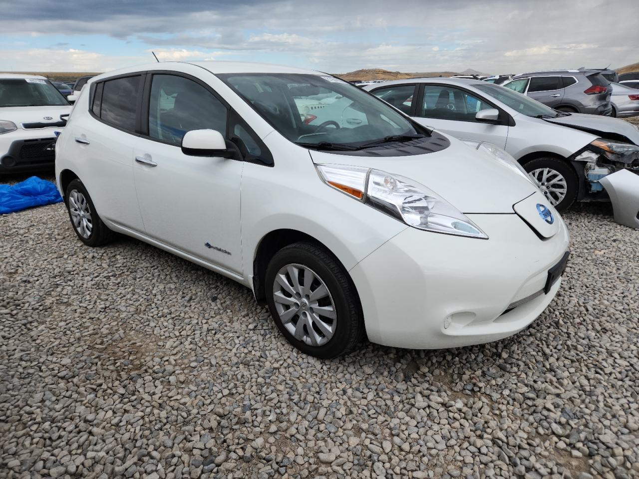 2015 NISSAN LEAF