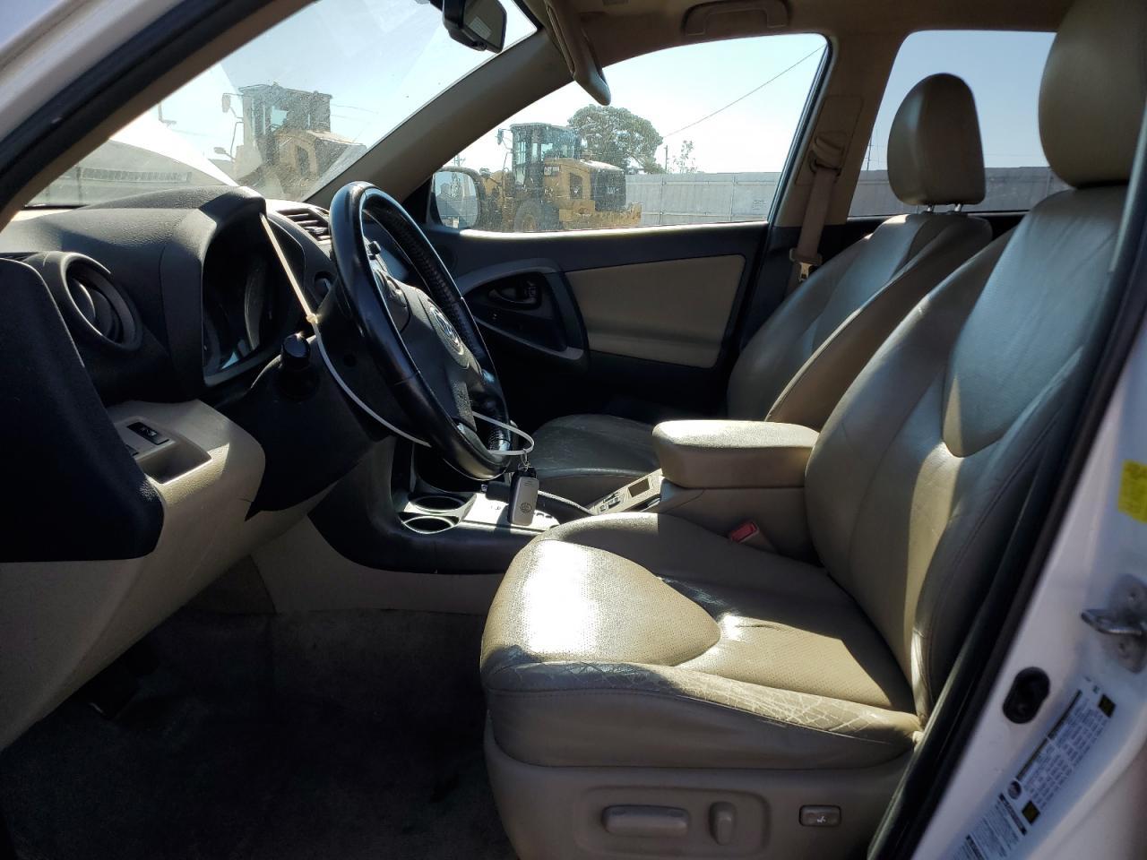 2011 TOYOTA RAV4