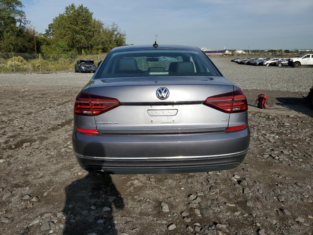 2018 VOLKSWAGEN Passat