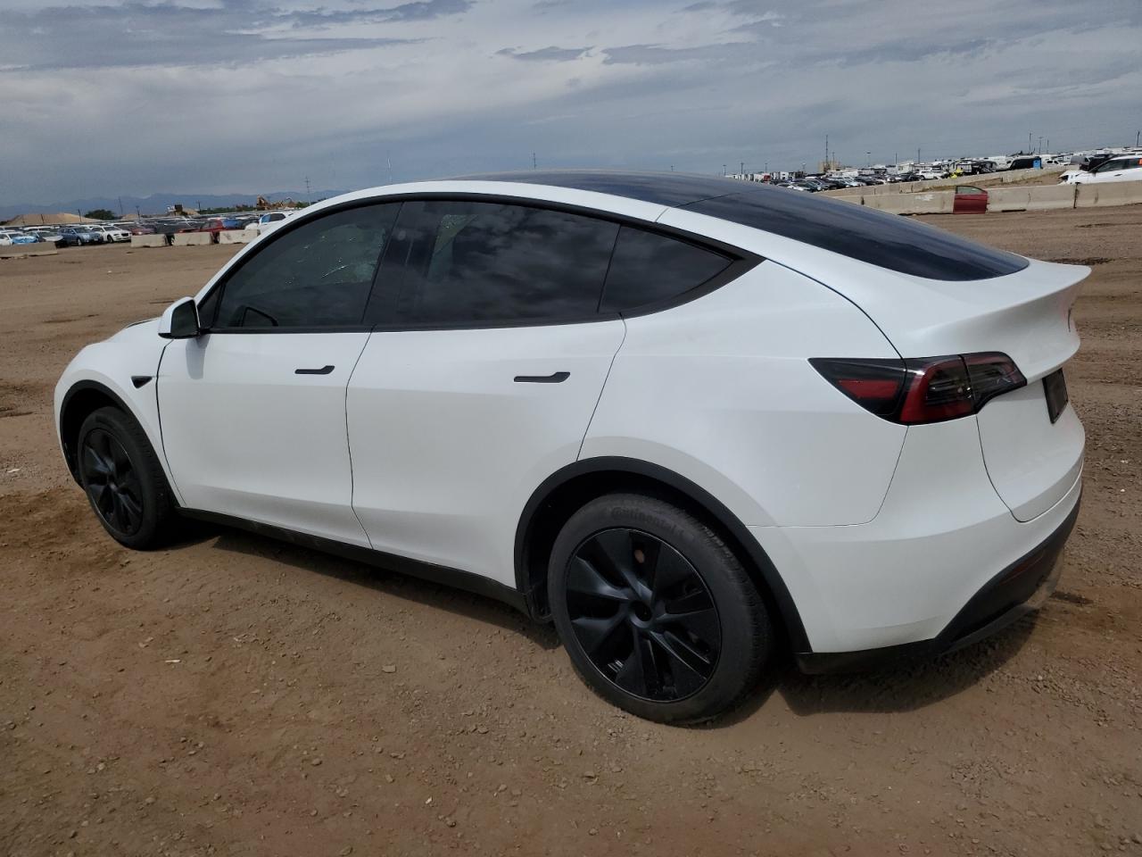 2024 TESLA MODEL Y