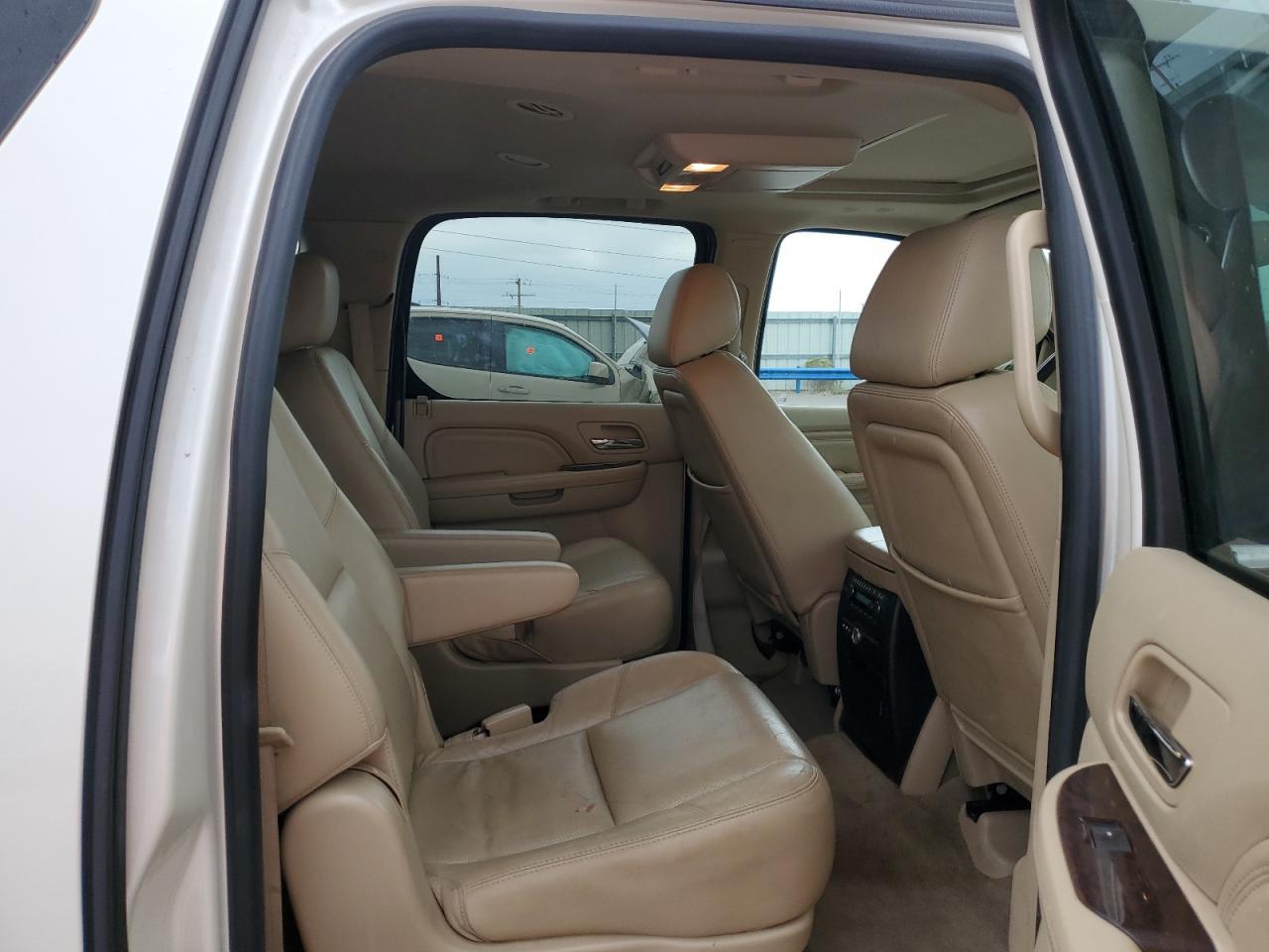 2014 CADILLAC Escalade ESV