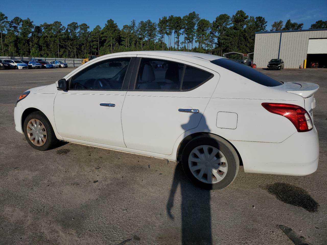 2016 NISSAN VERSA
