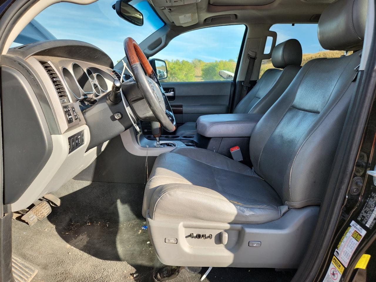2012 TOYOTA Sequoia