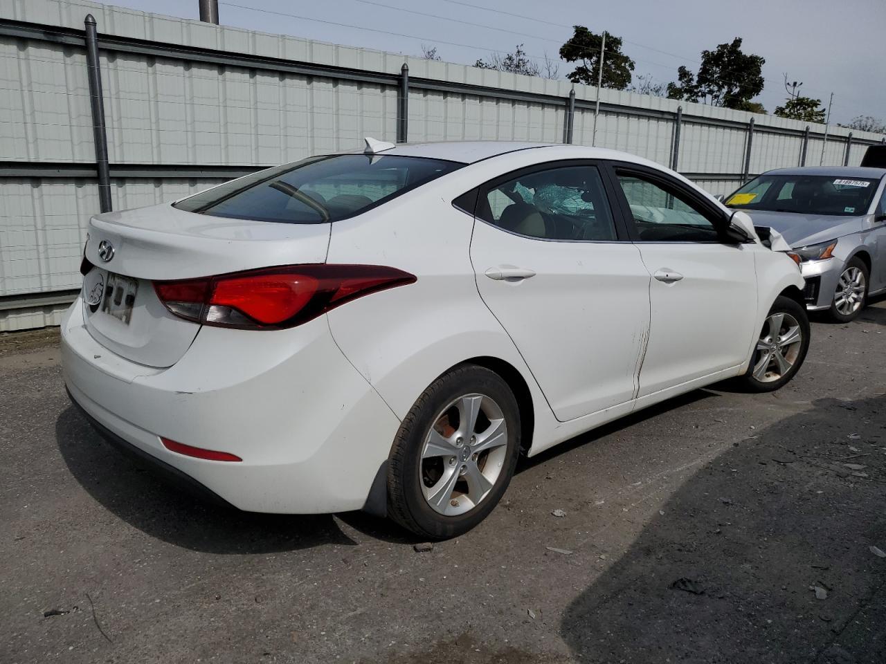 2016 HYUNDAI ELANTRA