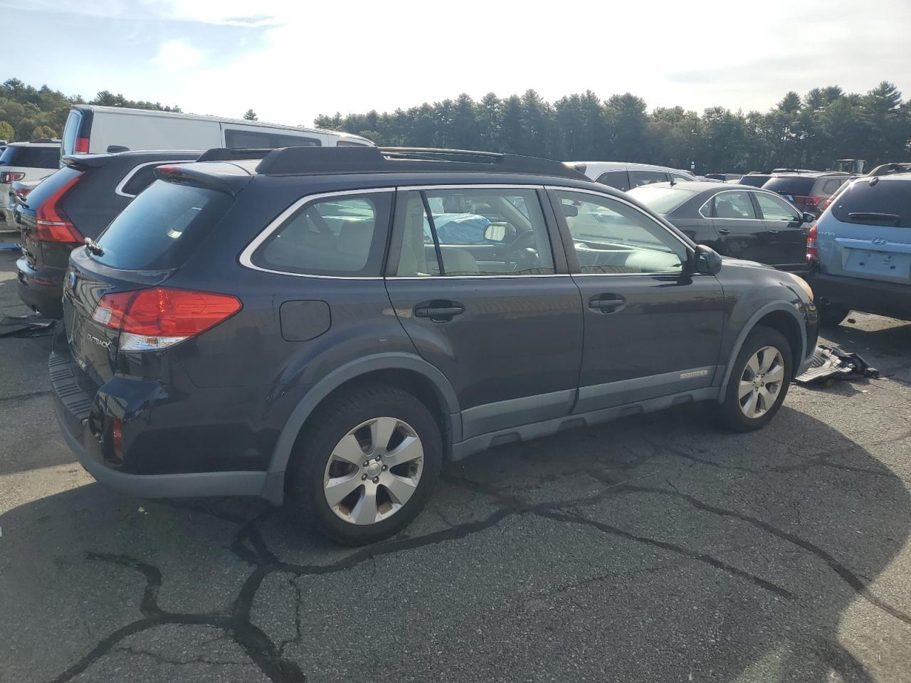 2012 SUBARU Outback
