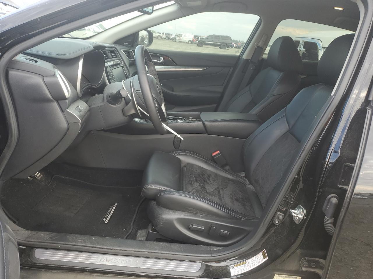 2017 NISSAN Maxima