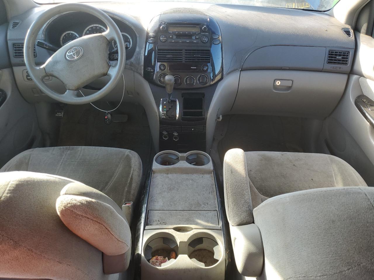 2004 TOYOTA SIENNA