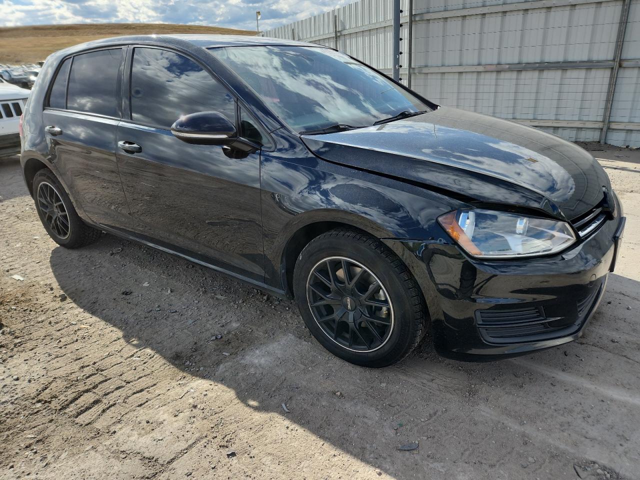 2017 VOLKSWAGEN GOLF