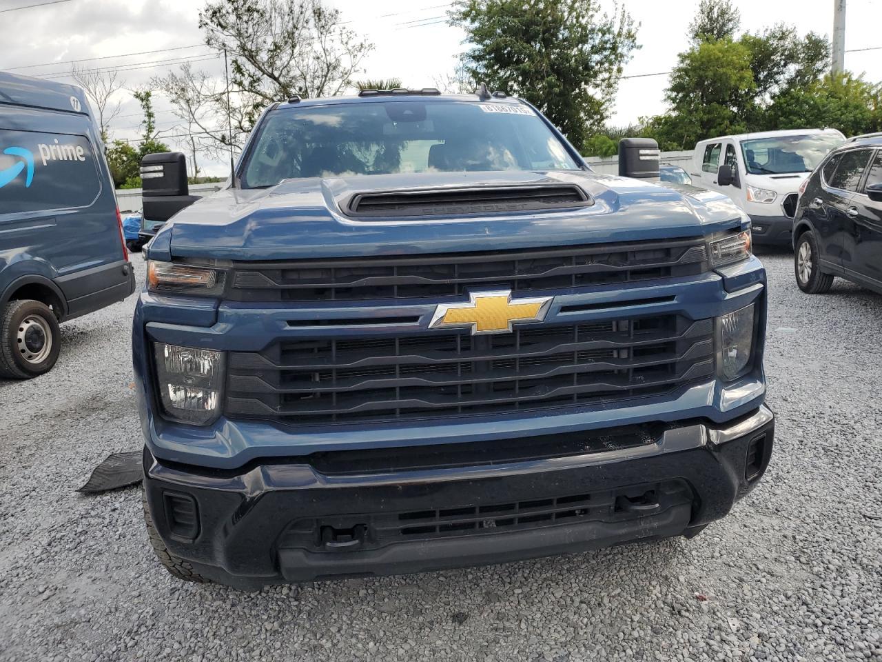 2024 CHEVROLET Silverado
