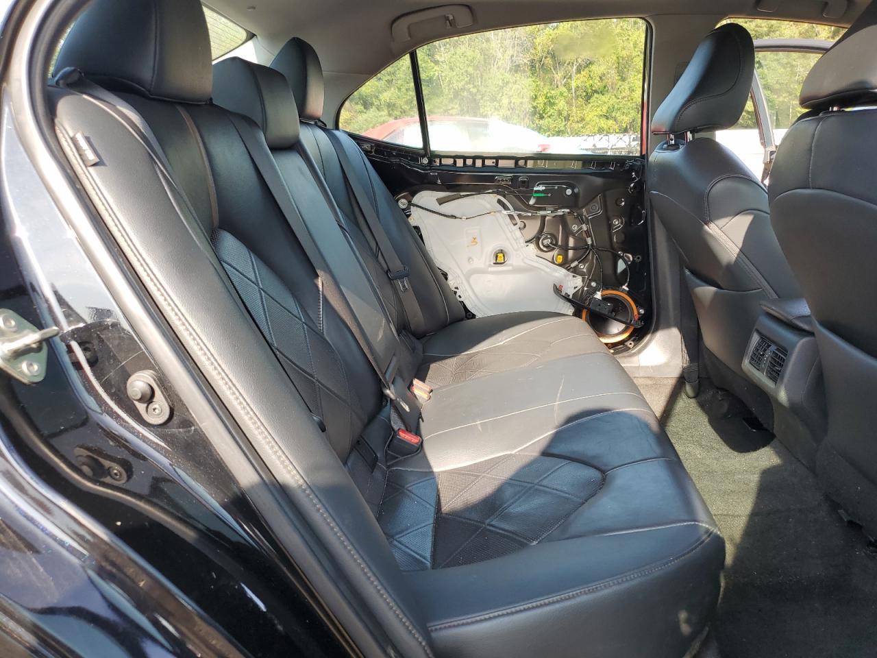 2019 TOYOTA CAMRY