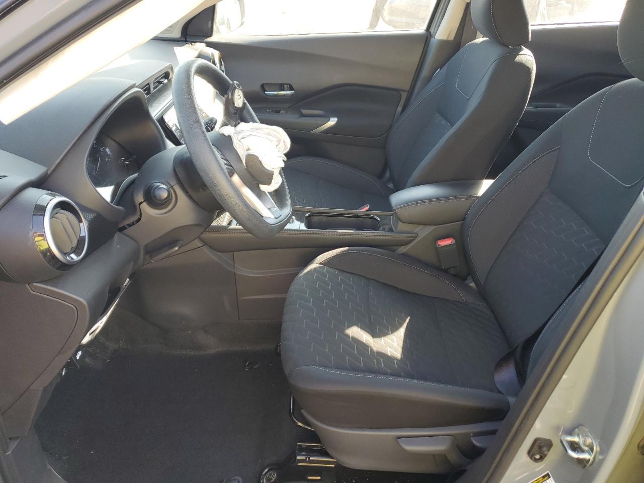 2023 NISSAN KICKS