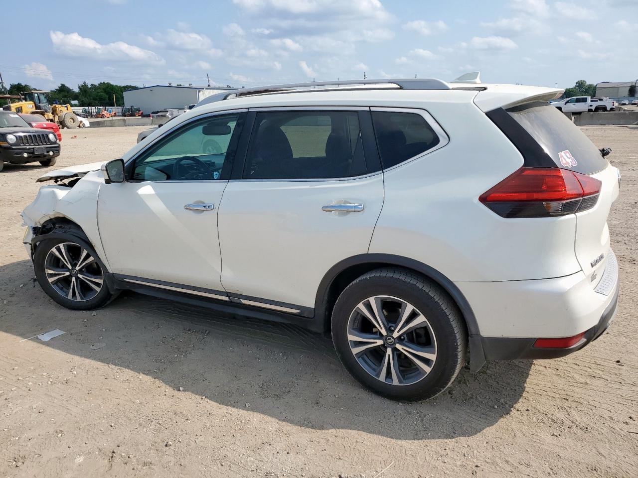 2017 NISSAN ROGUE