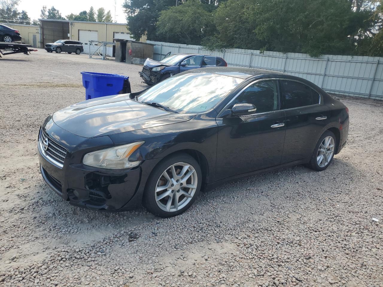 2010 NISSAN Maxima