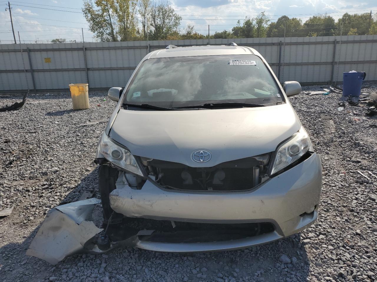 2015 TOYOTA SIENNA