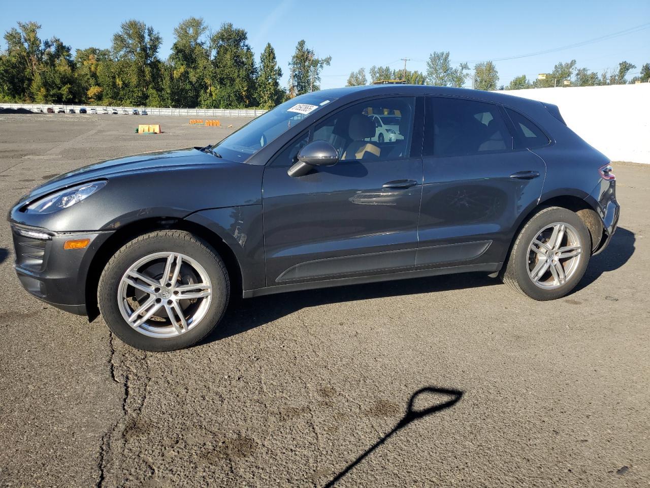 2018 PORSCHE Macan