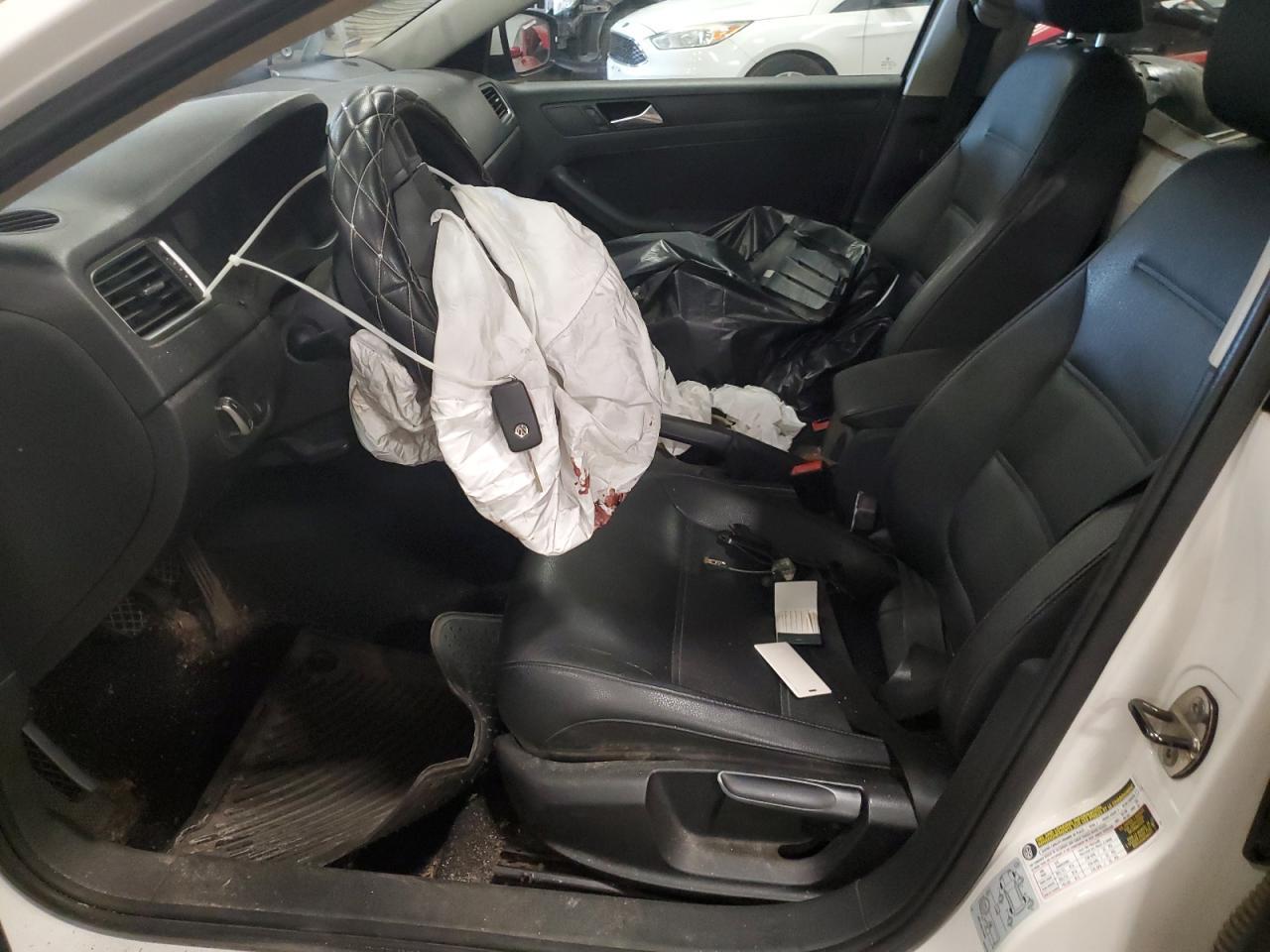 2011 VOLKSWAGEN JETTA