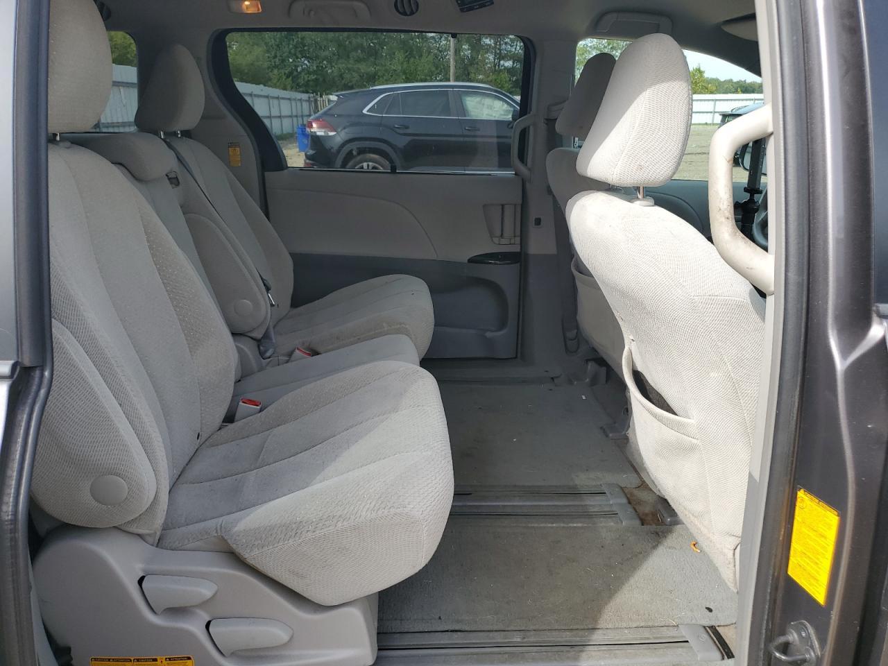 2014 TOYOTA SIENNA