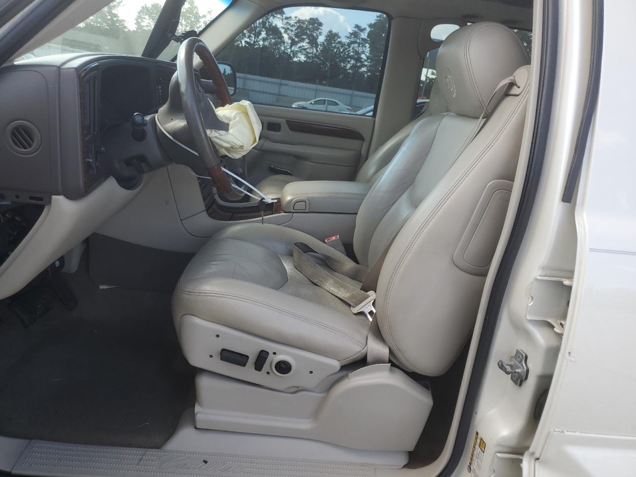 2004 CADILLAC ESCALADE