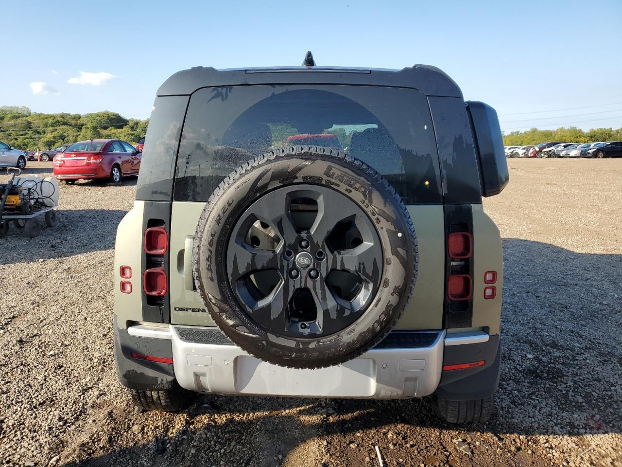 2024 LAND ROVER Defender