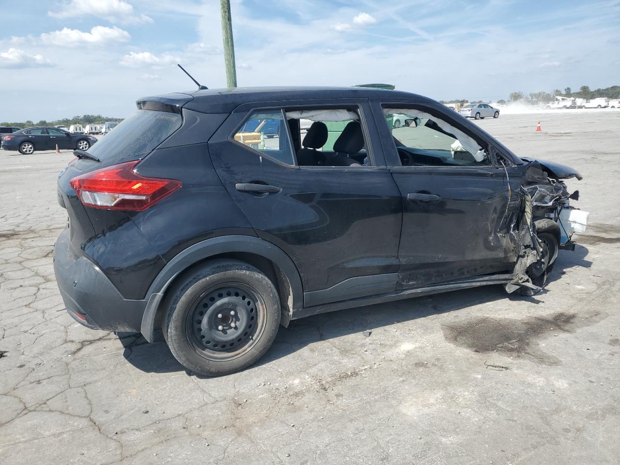 2020 NISSAN KICKS