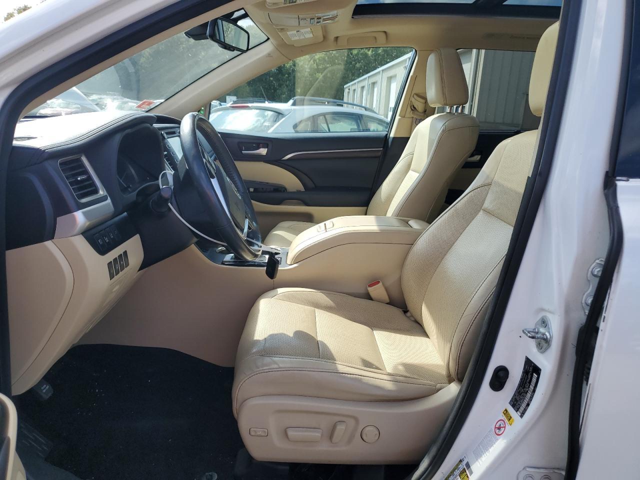 2016 TOYOTA HIGHLANDER