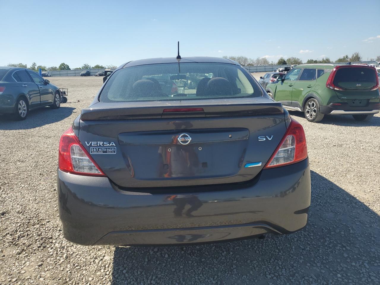 2015 NISSAN VERSA