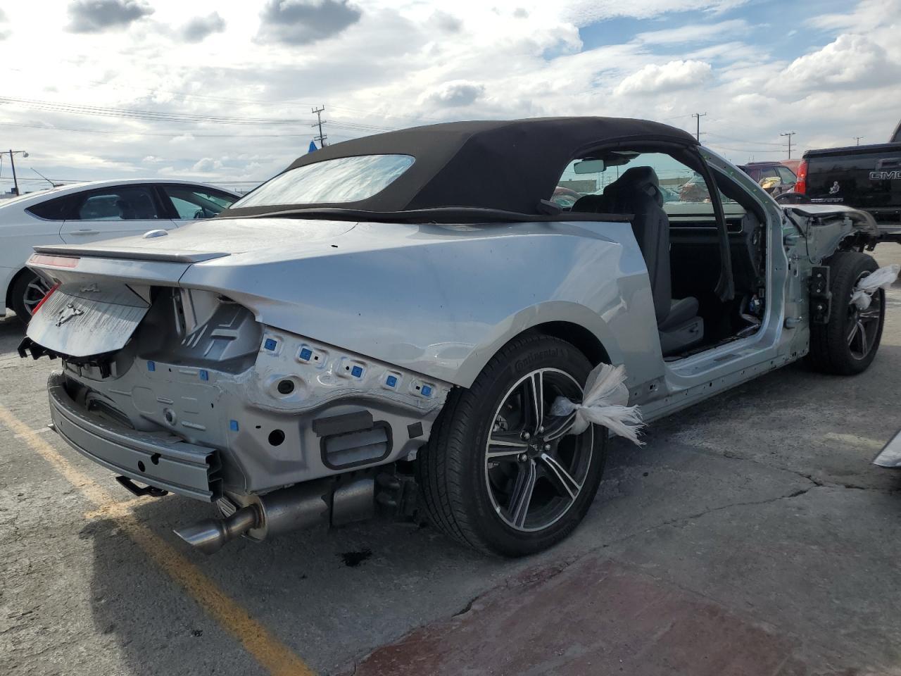 2025 FORD MUSTANG