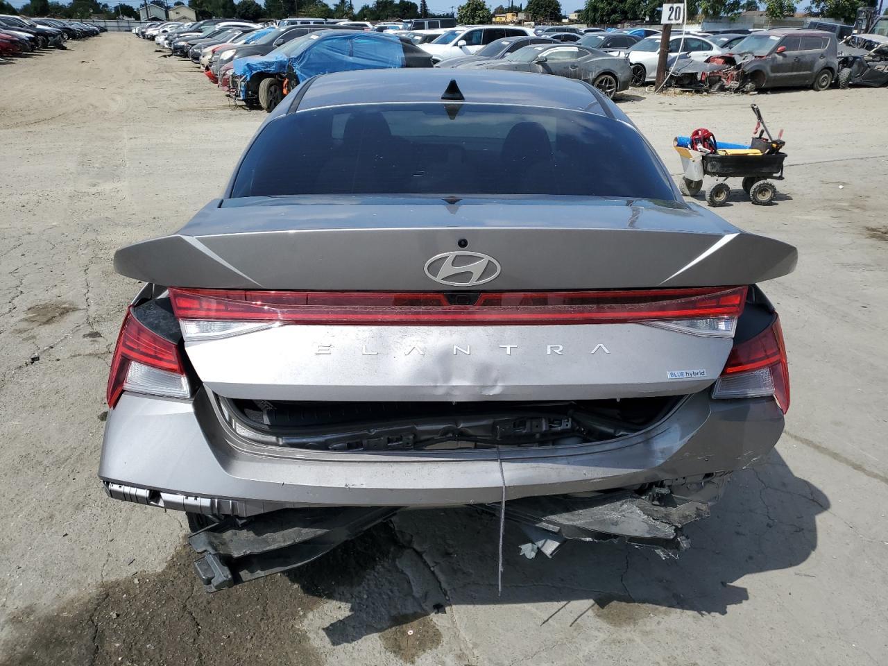 2024 HYUNDAI ELANTRA