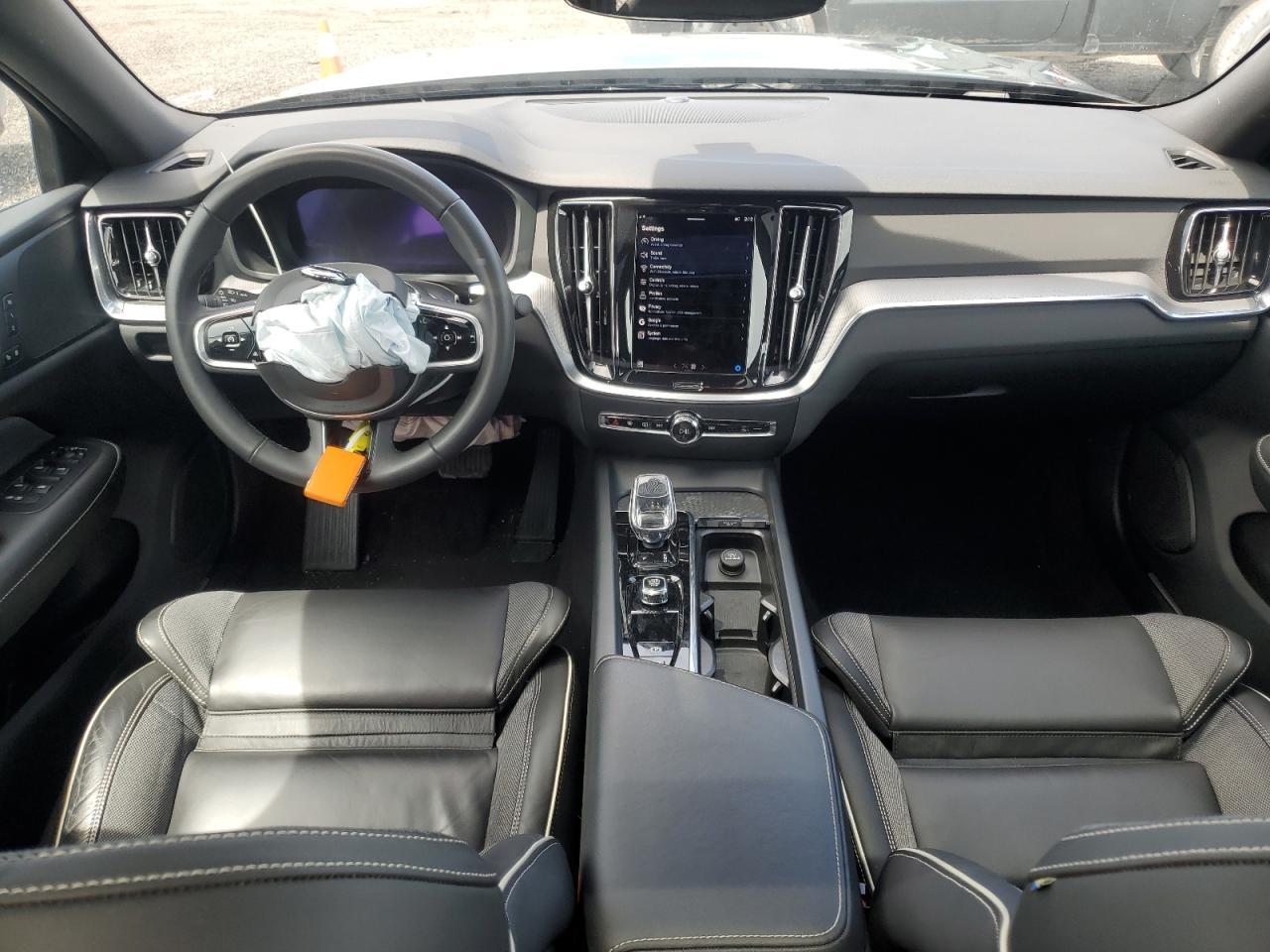 2024 VOLVO S60