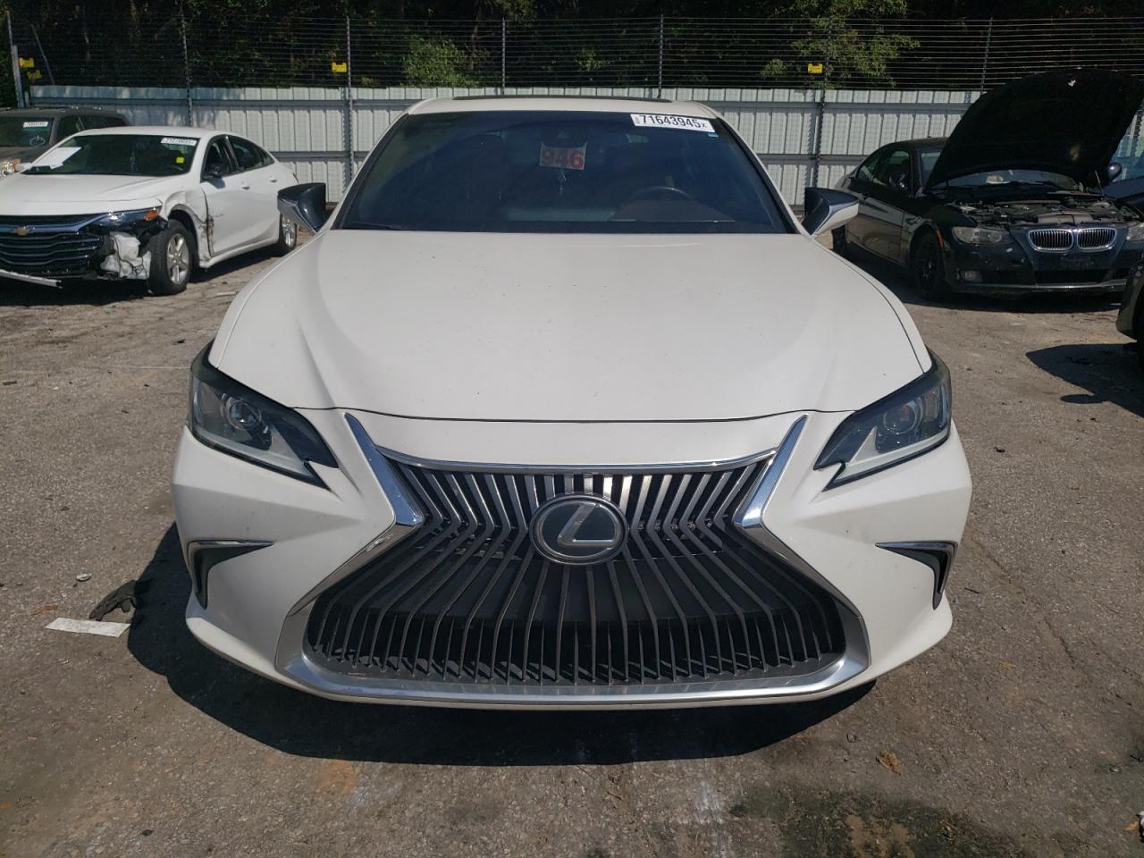 2019 LEXUS Es