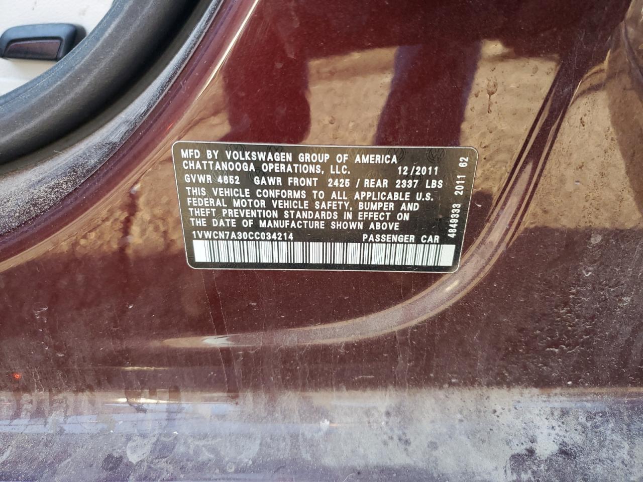 2012 VOLKSWAGEN Passat