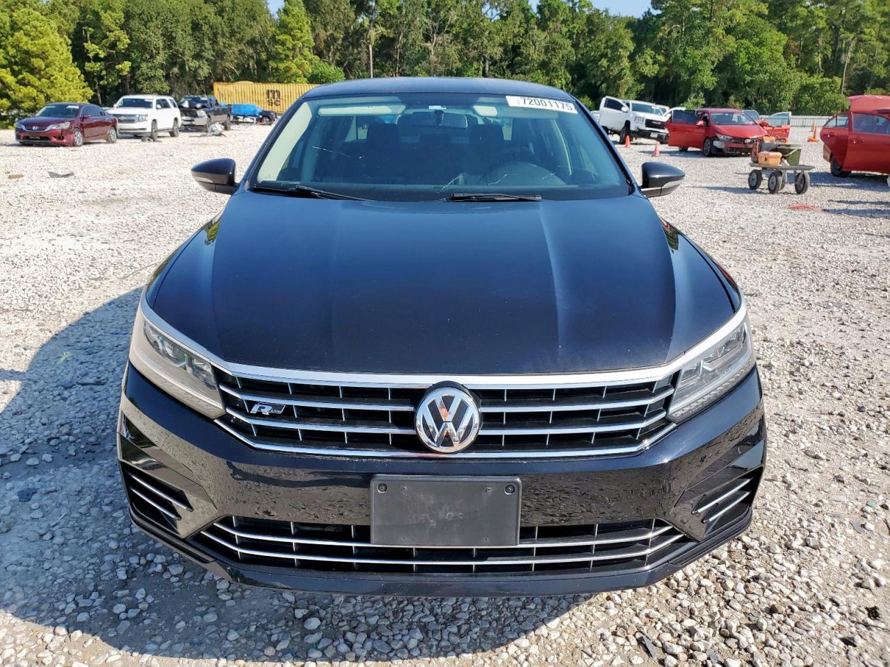 2018 VOLKSWAGEN Passat