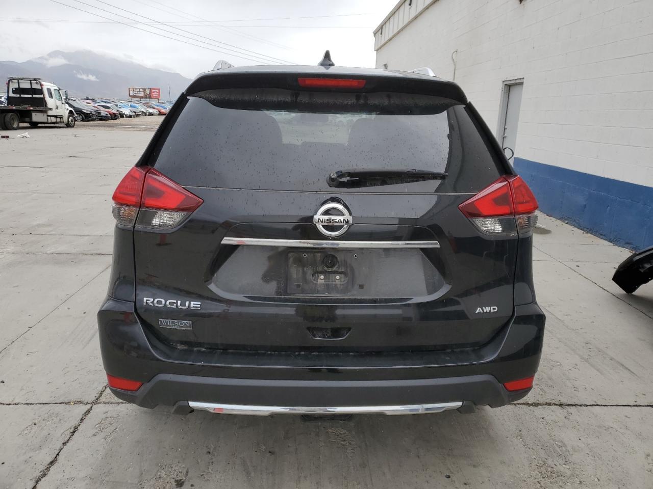 2017 NISSAN ROGUE