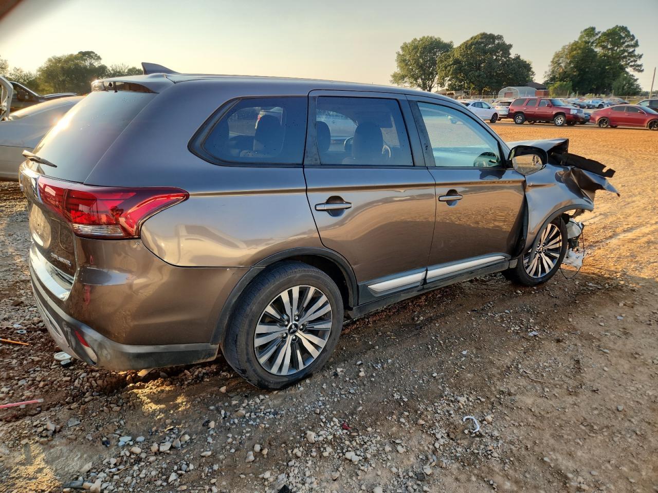 2019 MITSUBISHI outlander