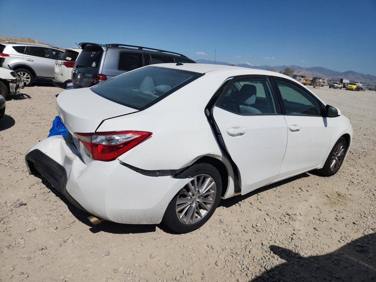 2015 TOYOTA COROLLA