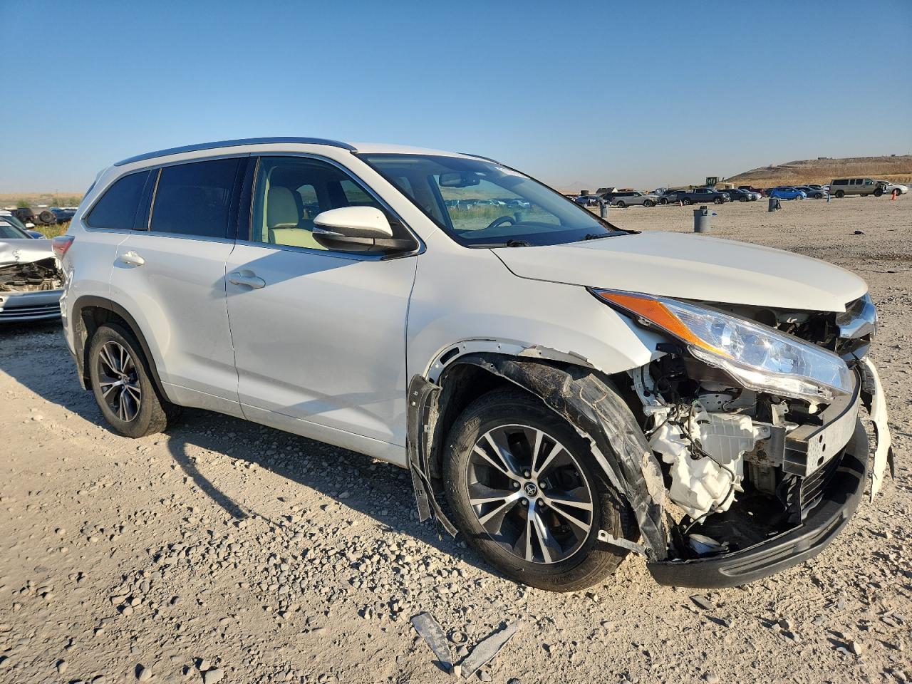 2016 TOYOTA HIGHLANDER