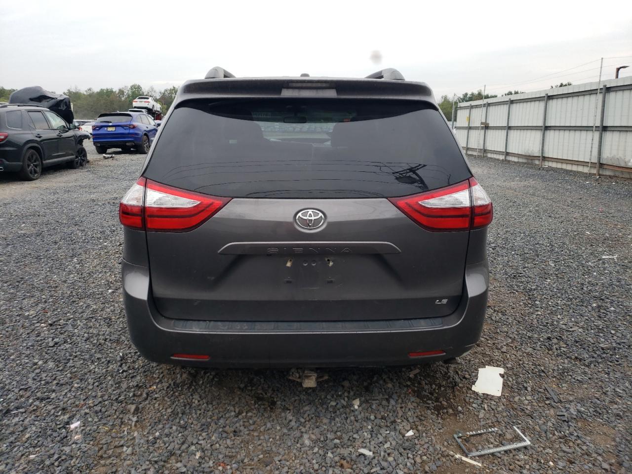 2017 TOYOTA SIENNA